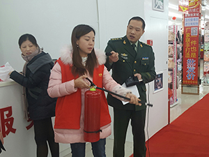 衣博汇南县店开展消防培训讲座