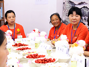 衣博汇绵阳店组织召开员工座谈会