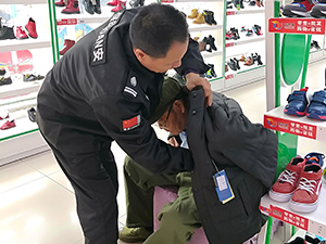 衣博汇云梦店热情服务暖人心