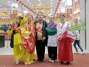 衣博汇浠水店品牌宣传再添新花样