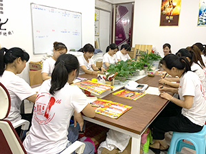 衣博汇各门店陆续召开年中工作会