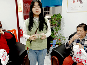 衣博汇石门店员工拾金不昧传正气
